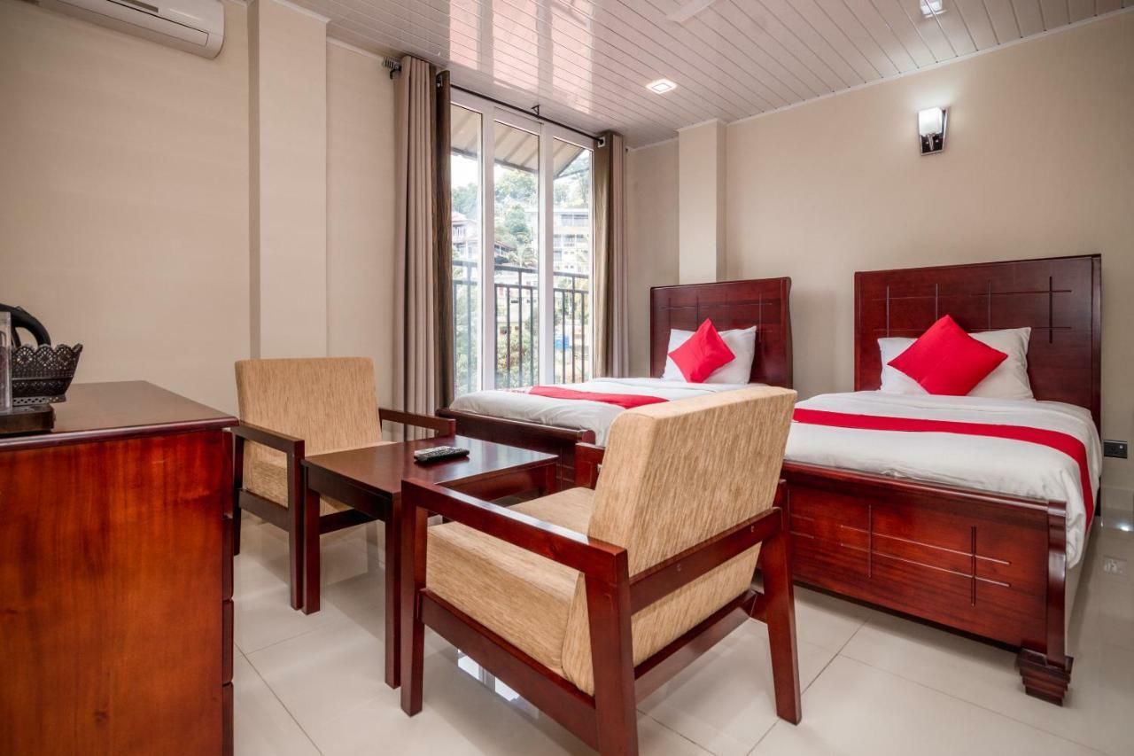 Janora Hills Hotel Kandy Exterior photo